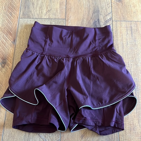 Lululemon Fast and Free 2-in-1 Short Elite 6 Cassis